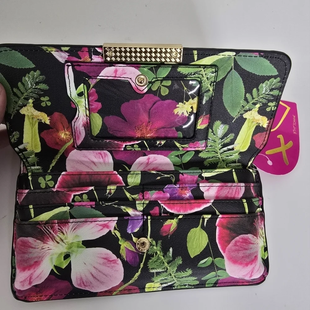 NWT Betsey Johnson Black Floral Faux Leather Bifold Wallet